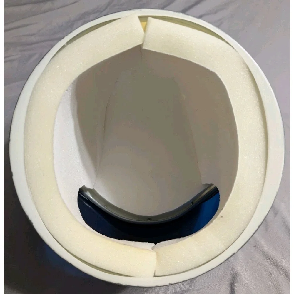 Spirit Halloween Astronaut Helmet White Space Costume Cosplay Adult w/ Box